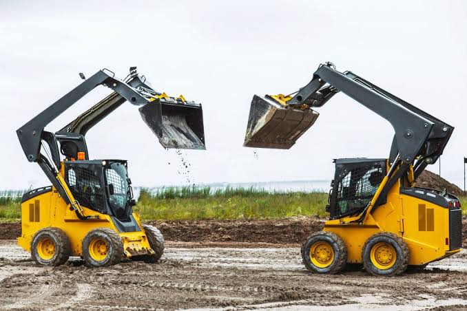 Retroexcavadora vs. minicargador vs. miniexcavadora: diferencias y usos